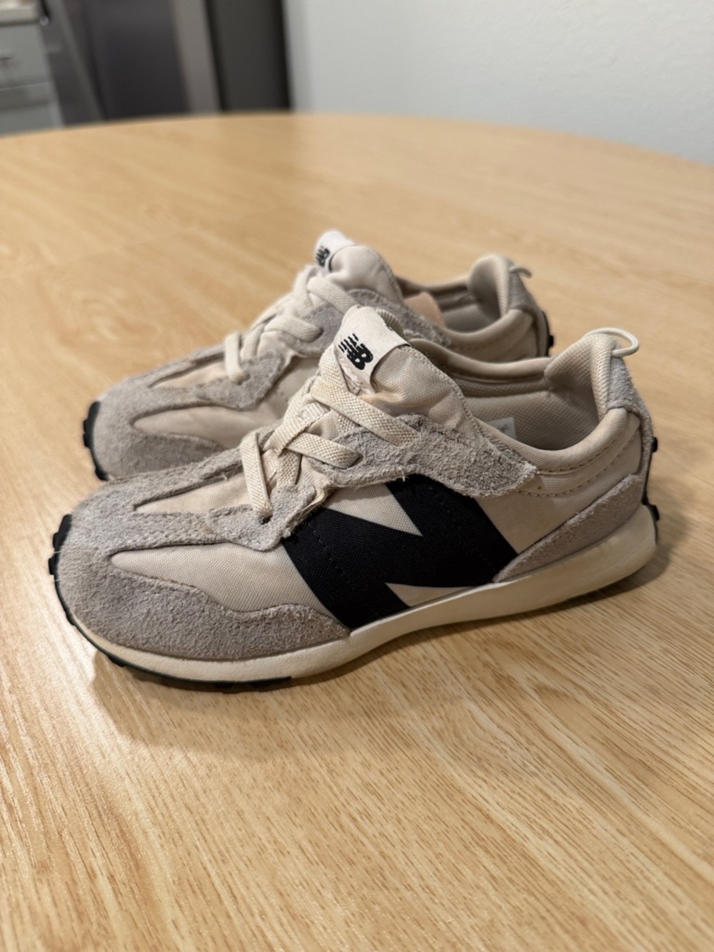 New Balance Kids Beige and Black Retro-Style Sneakers